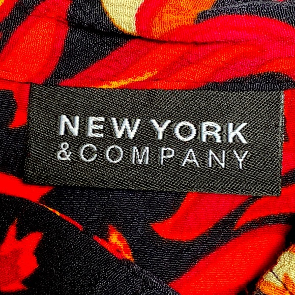 New York & Company Floral Print Button Up Short Sleeve Casual Blouse Size L - Picture 4 of 7